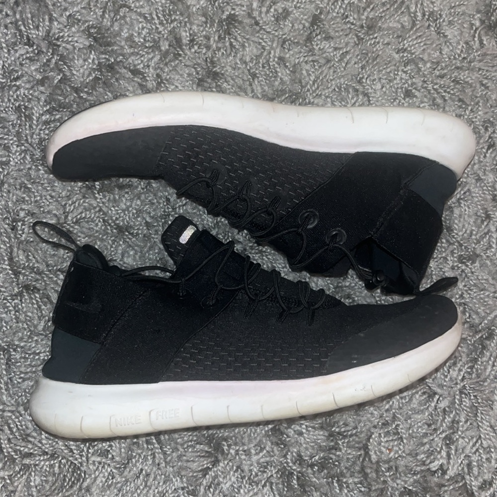 Nike black and white running sneakers